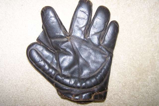 Early 1900's Spalding Crescent Glove Front